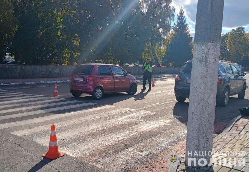 У Волинській області хлопець катався на самокаті через пішохідний перехід і потрапив під колеса автомобіля. ФОТО.