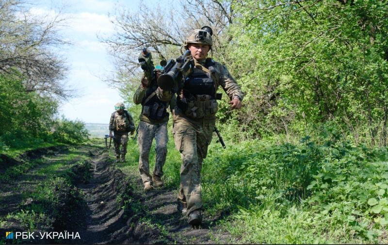 На Покровському напрямку українські військові докладають зусиль для зміцнення своїх позицій, повідомляє Генеральний штаб.