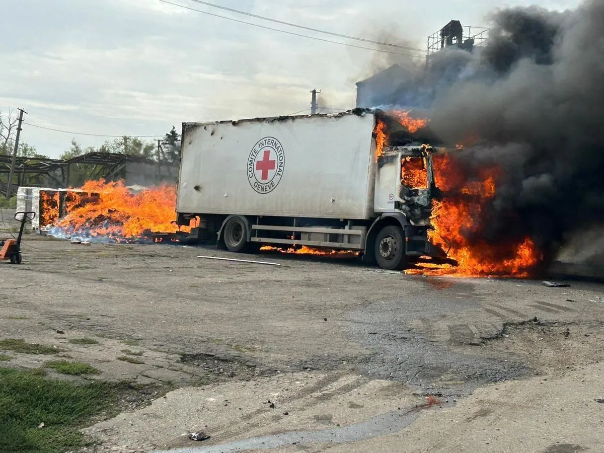 Зеленський висловив свою позицію щодо атаки Росії на автомобілі співробітників МКЧХ у Донецькій області: 