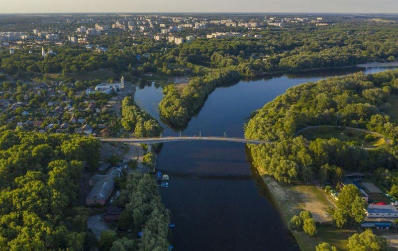 Міндовкілля повідомляє, що забруднення у річці Десна наближається до Києва, проте його концентрація зменшується.