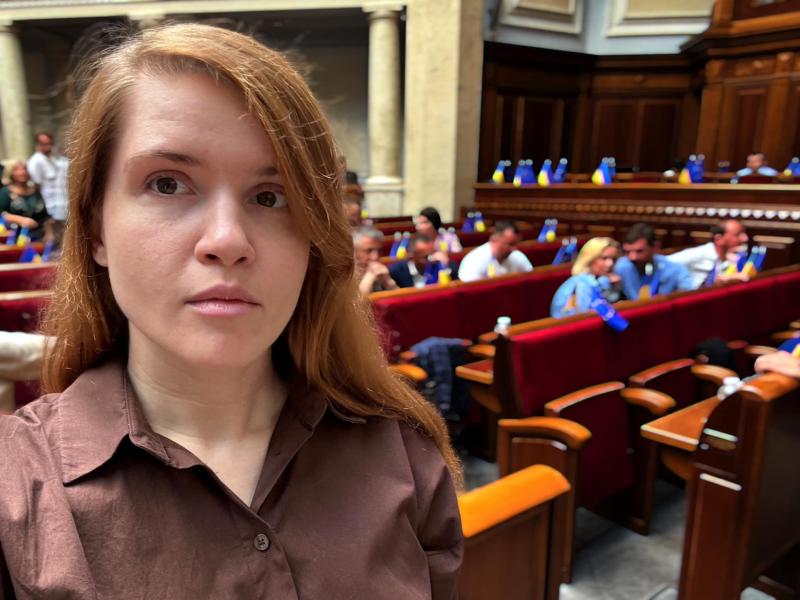 Мар'яна Безугла висловила свою думку щодо можливості військових підрозділів залучати добровольців: 